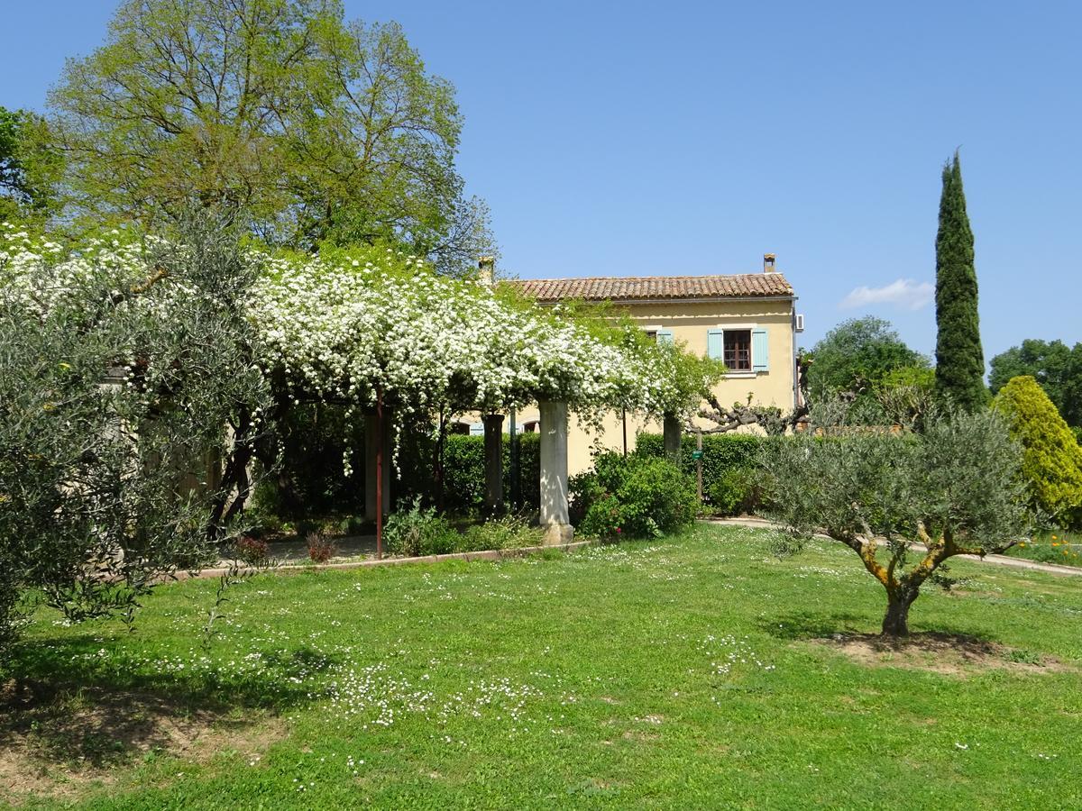 Bed and Breakfast Golf Club D'Uzès Exterior foto